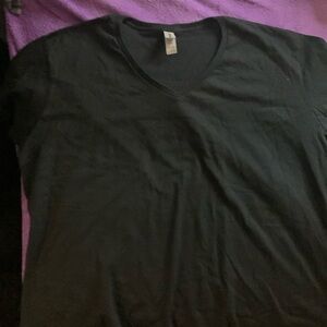 Women’s V-neck Gildan Black Tee